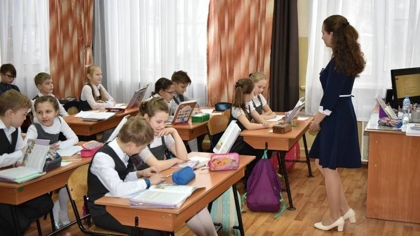 В мэрии прокомментировали информацию о работе кировских школ в три смены