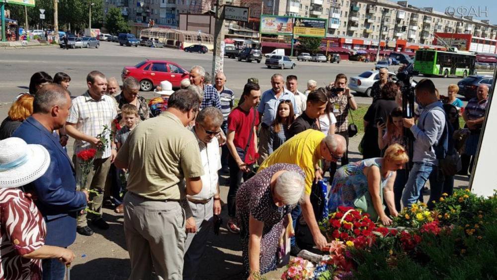 В Луганске почтили память жертв минометного обстрела ВСУ