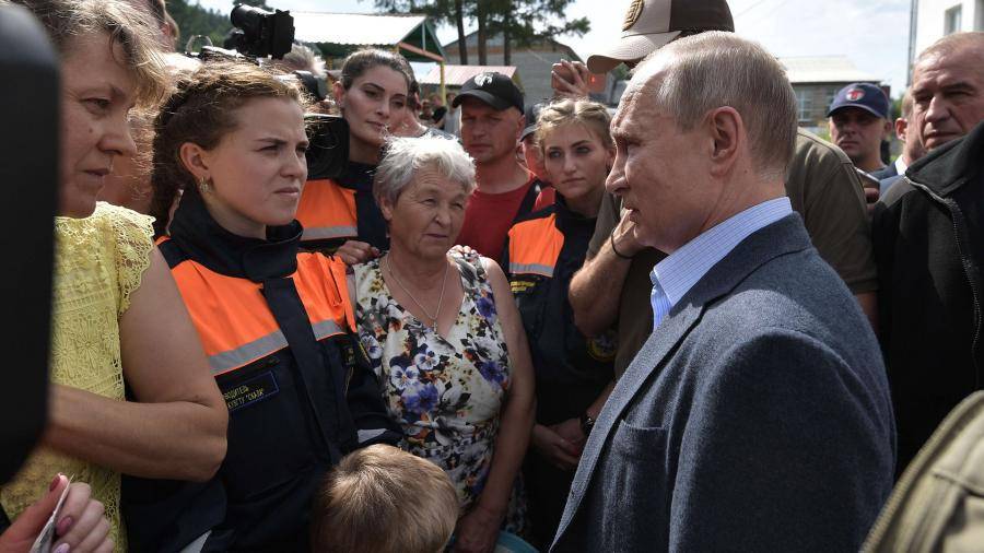 Путин обсудил с жителями Иркутской области причину паводка