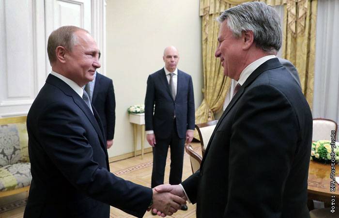 Shell пообещала Путину еженедельно открывать по одной новой АЗС в России