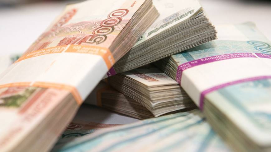 Названо количество россиян, получающих зарплату больше миллиона рублей