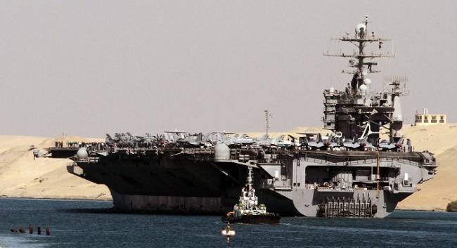 Половина ударных сил флота США в море: демонстрация силы или начало войны?