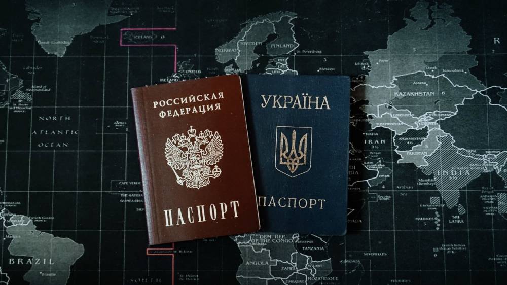 В офисе Зеленского оценили упрощение получения гражданства РФ для жителей Донбасса