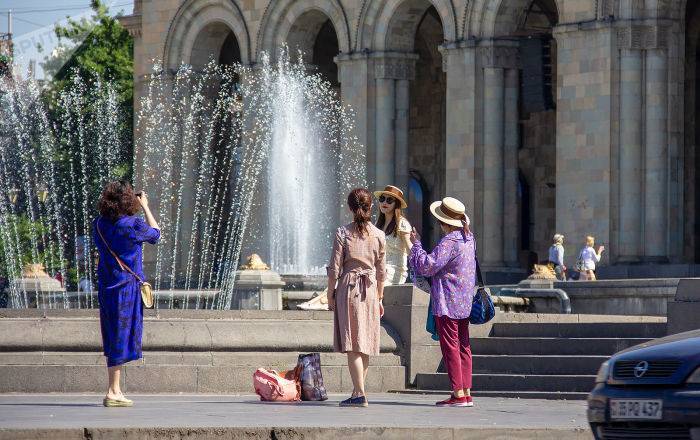 "Ешь варенье, дорогой!": В Армении построят новые павильоны для туристов