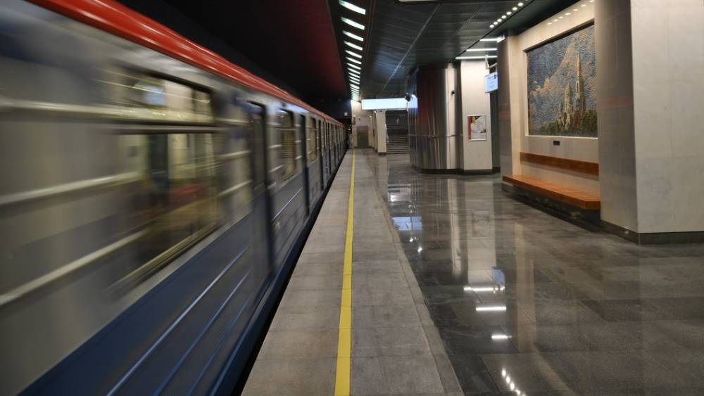 "Экстремальная" поездка в метро: Пассажиры московской подземки прокатились в отцепленном вагоне - видео