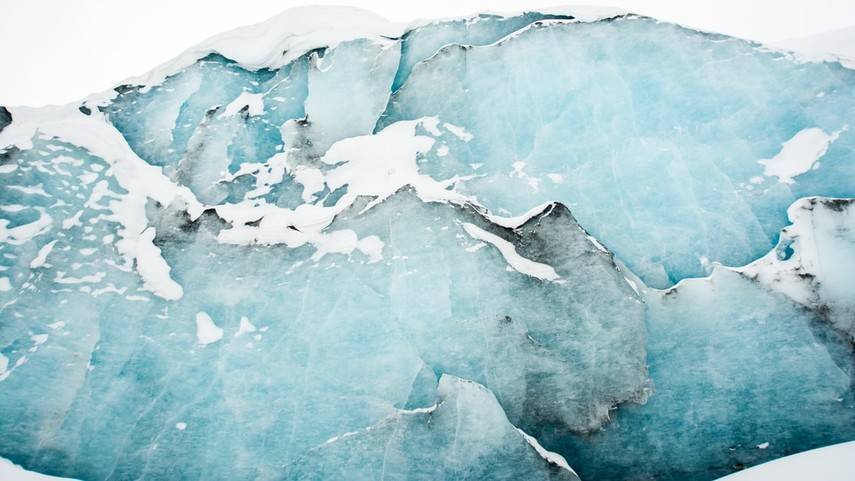 Климатологи предложили сбросить на ледники Западной Антарктиды 74 трлн т искусственного снега