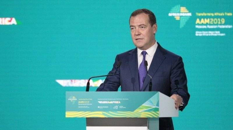 Медведев отметил существенный потенциал НКО при реализации нацпроектов