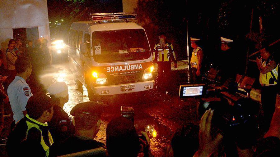 Число погибших при падении автобуса в ущелье в Индии возросло до 35