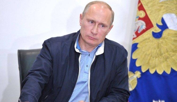 Путин поручил начать выплаты пострадавшим от паводка