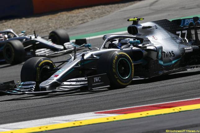 Mercedes помешали проблемы с охлаждением машины - все новости Формулы 1 2019