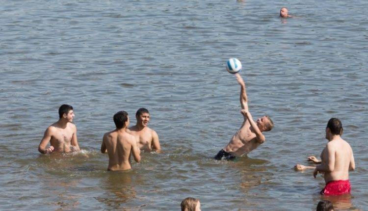 Роспотребнадзор раскритиковал пляж Красноярска из-за запаха гнили