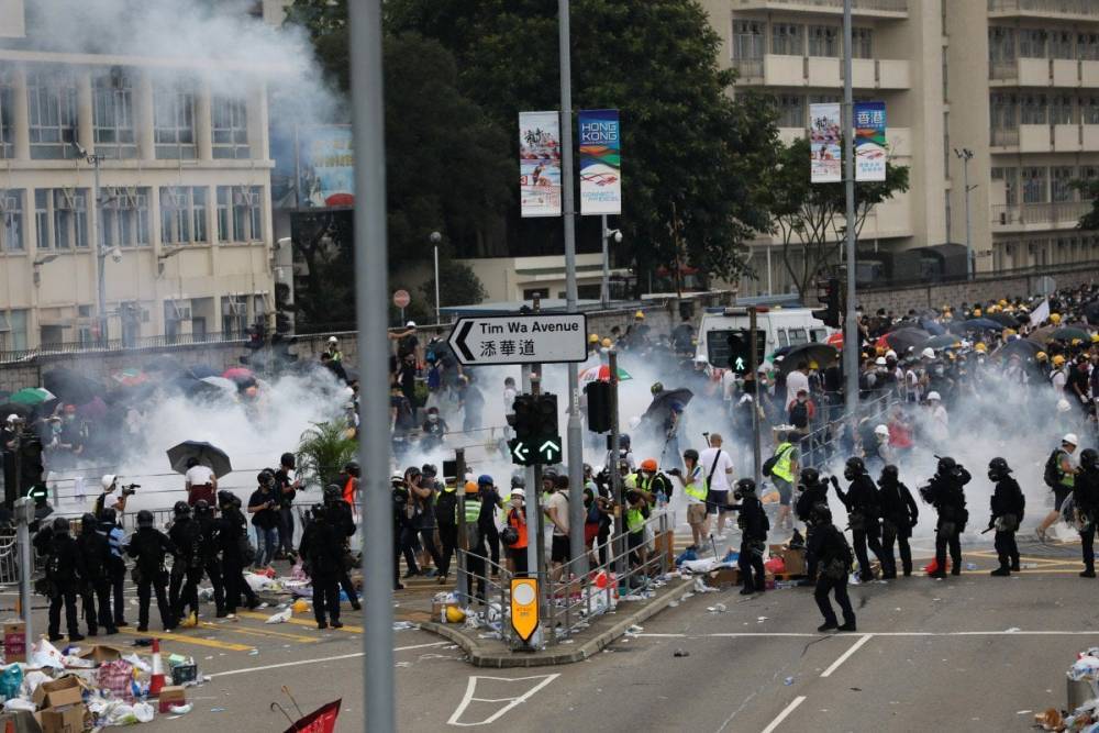 Гонконг: протест становится более жестким
