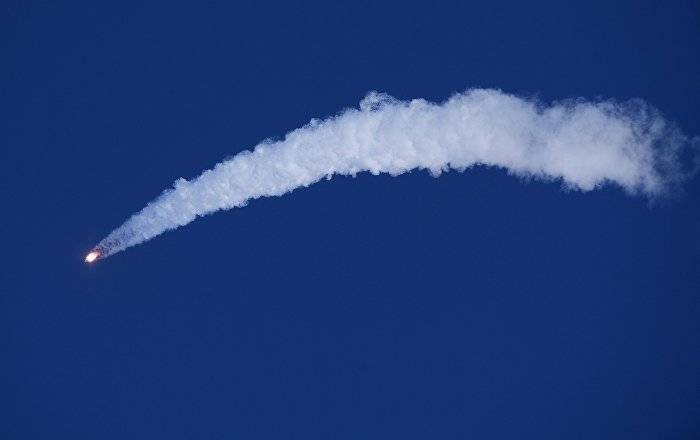 На инопланетян не подумали: власти Северного Кипра назвали "НЛО" российской ракетой - фото