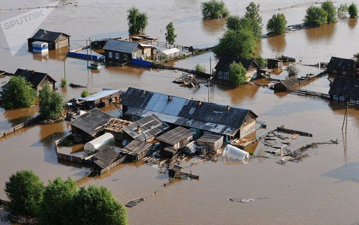 Страшный паводок в Иркутской области: число госпитализированных растет - фото с места ЧС