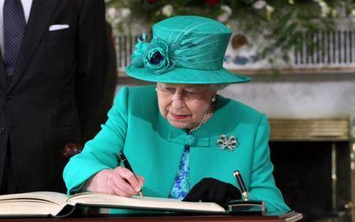 Елизавета II - король Георг VI (Vi) - Секреты Елизаветы II могут быть раскрыты: мир узнал о её тайном дневнике - vistanews.ru - Англия - Ирак - Афганистан - Мальвинские Острова