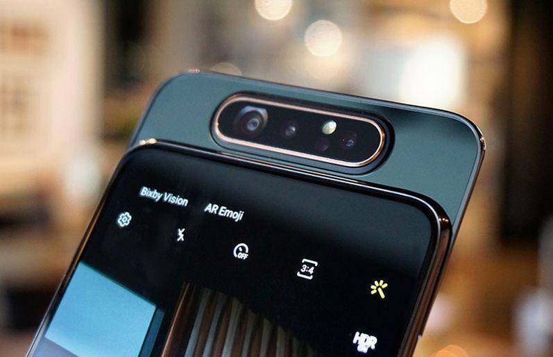 В России стартуют продажи смартфона Samsung Galaxy A80 с поворотной камерой