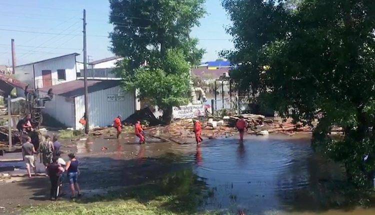 Источник сообщил о 16 жертвах паводка в Иркутской области