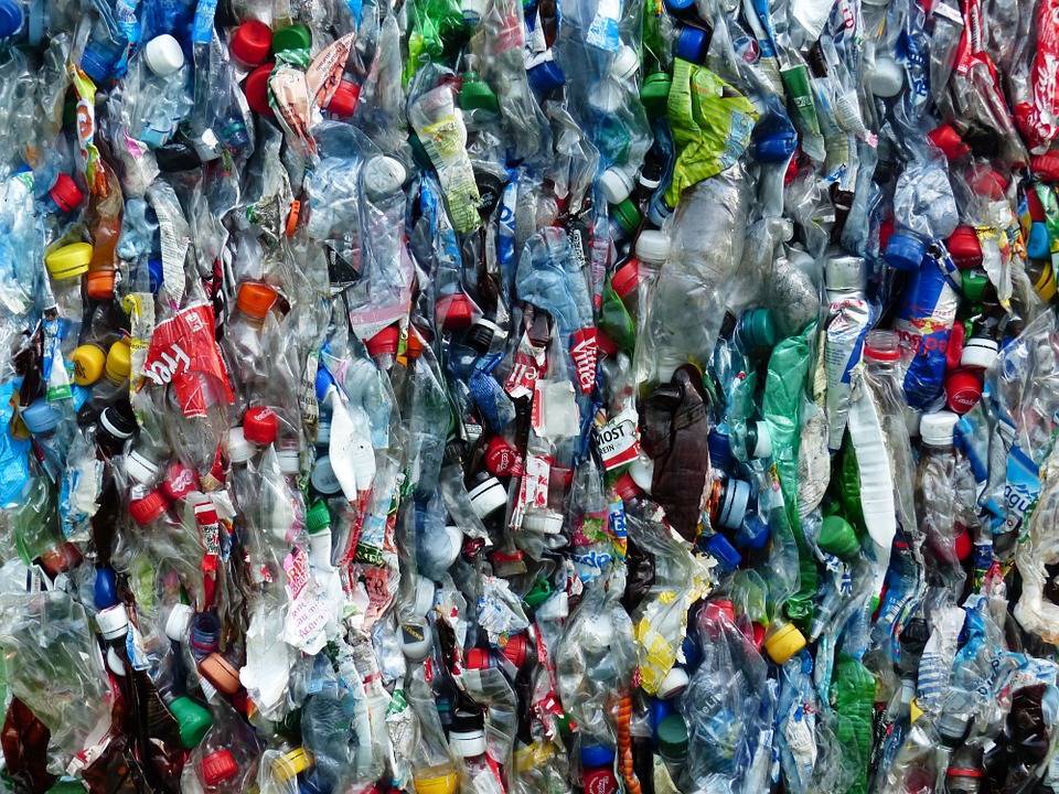 Достигнуто первое международное соглашение по сокращению пластиковых отходов в Мировом океане