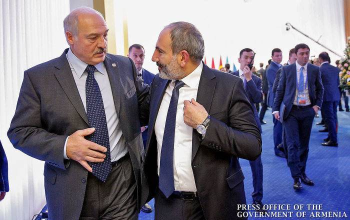 Пашинян поздравил Лукашенко и обсудил с ним сотрудничество в рамках ЕАЭС