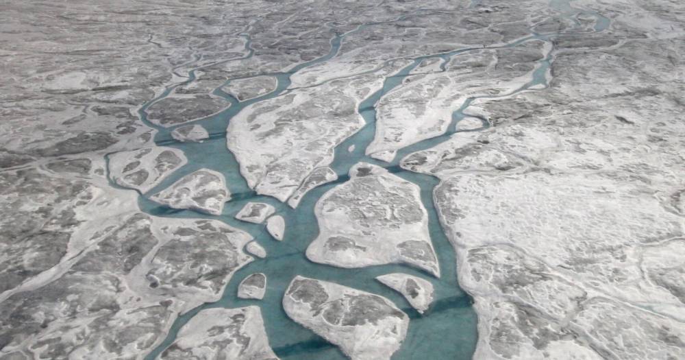 Под ледяным покровом Гренландии нашли более 50 ранее неизвестных озер