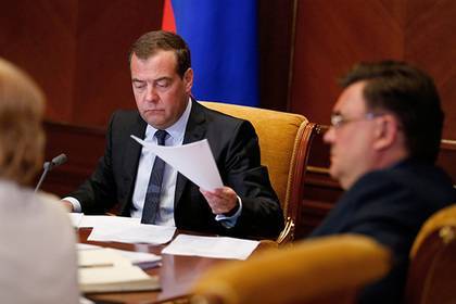 Медведев призвал чиновников активнее заниматься нацпроектами