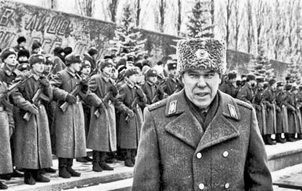 Лев Рохлин: как боевой генерал воевал в Чечне | Русская семерка