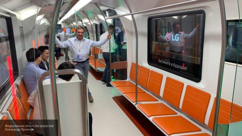 "Трансмашхолдинг" представил уникальные вагоны для петербургского метро