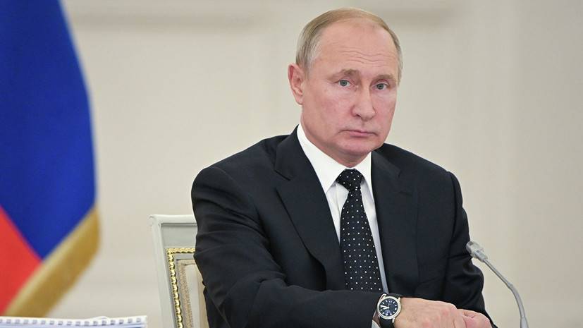Путин поручил создать механизм сглаживания колебаний цен на авиакеросин