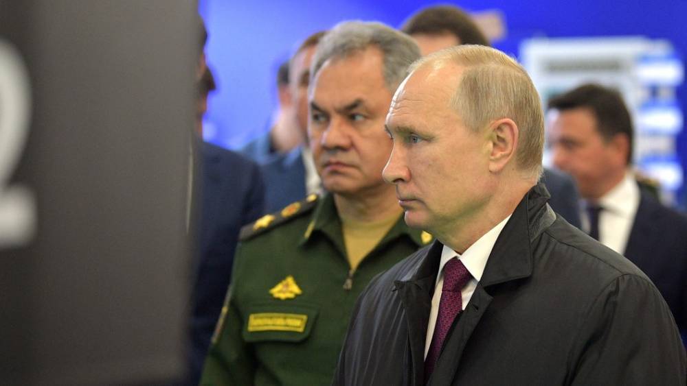 "Это большая потеря": Путин поручил Шойгу выявить причины гибели 14 моряков