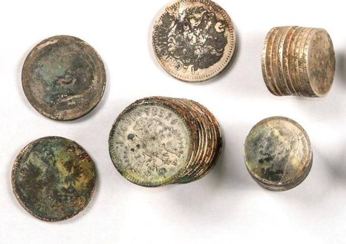 Монеты времен правления Николая II обнаружили при раскопках в центре Москве