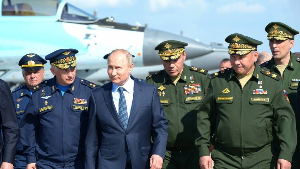 "Лично выслушать, лично доложить": Путин отправил Шойгу в Североморск без лишних разговоров