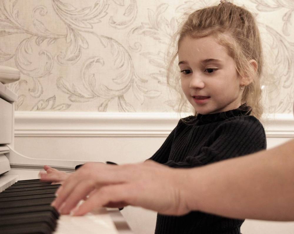 В Бурятии до конца года 26 детских школ искусств получат новые пианино