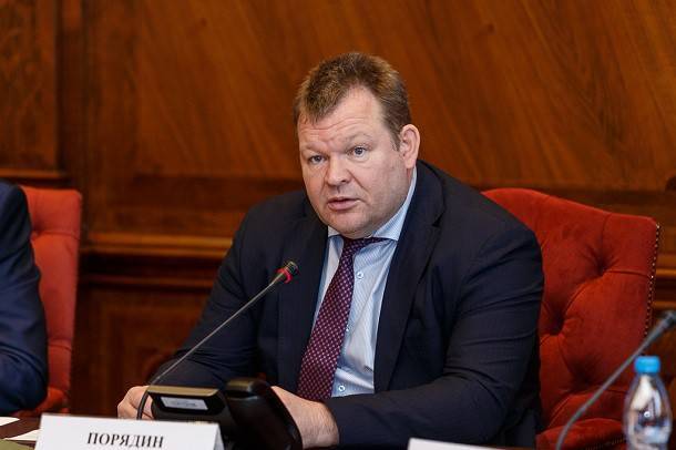 Михаил Порядин обсудил с депутатами Госсовета Коми социальное обеспечение семей с детьм