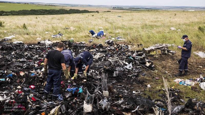 Консультации с Нидерландами по MH17 идут, сообщили в МИД РФ