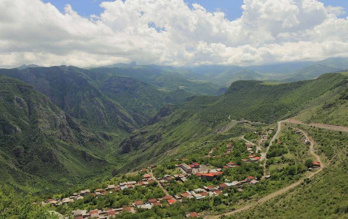 Ресторан на месте древнего поселения в Армении: власти Сюника помогут решить проблему?
