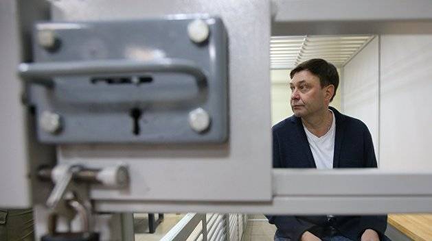В Москве назвали политизированным решение Киева оставить Вышинского под арестом