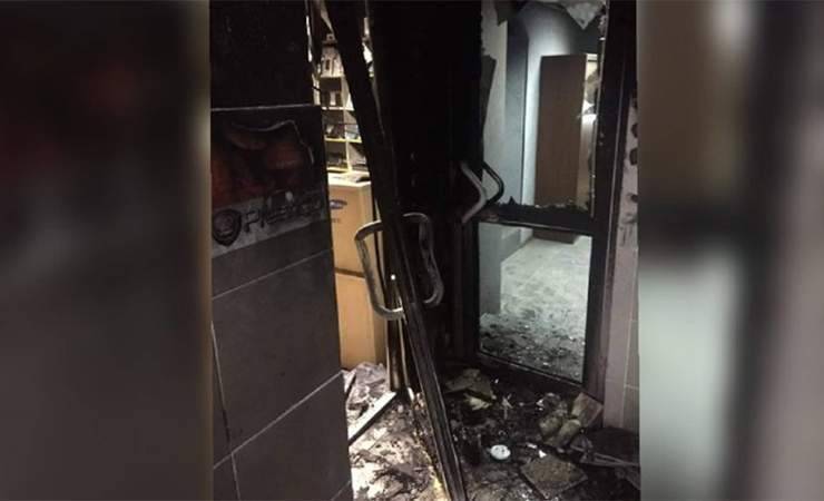 Пьяный минчанин поджег дверь офиса из-за конфликта с директором