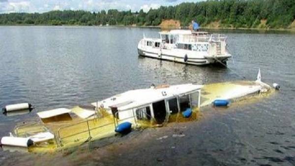 Российская яхта затонула после столкновения с теплоходом
