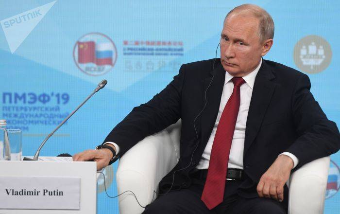 "Он же шпион, он все время прячется": Путин не знает, где Скрипаль
