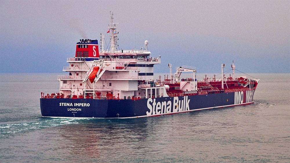 Власти Ирана сообщили о задержании британского танкера в Ормузском проливе