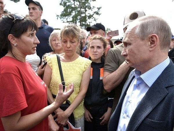 Путин встретился с пострадавшими от наводнения в Иркутской области