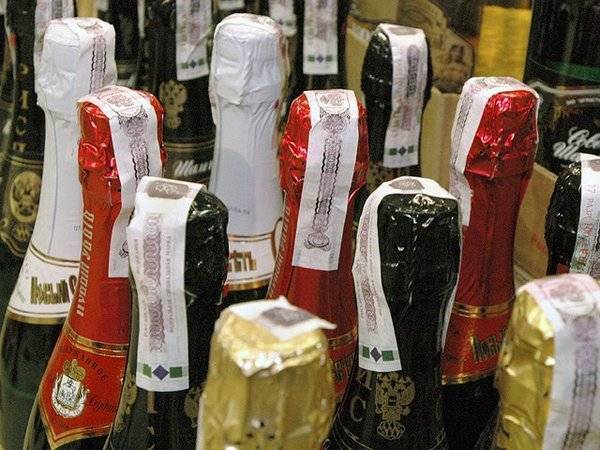 Внештатный нарколог Минздрава предложил продавать спиртное на пустырях