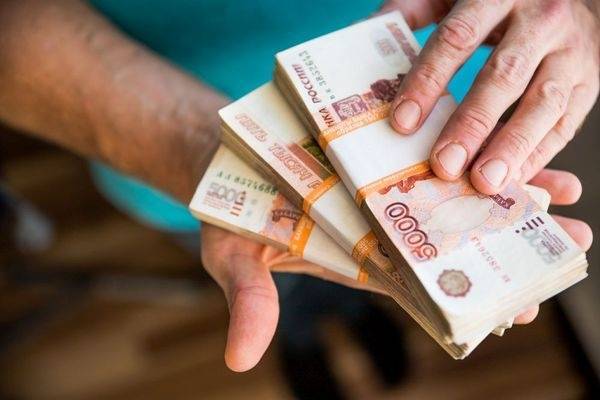 В России стало на 38% больше работников с зарплатой более 1 млн рублей