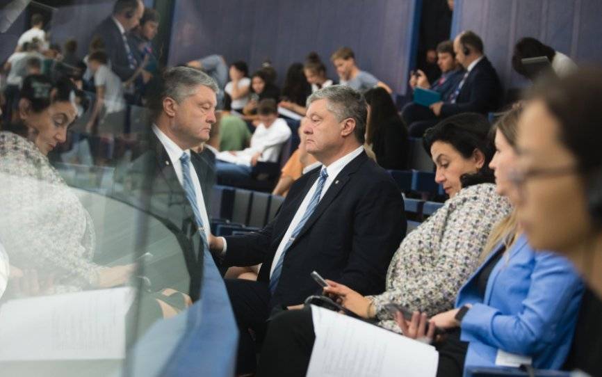 Экс-депутат Рады объяснил, почему Порошенко не пустили в зал Европарламента