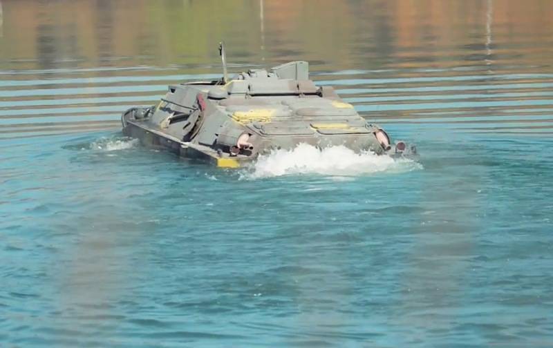 Под Львовом на глазах у инструкторов НАТО утонула БМД с украинским экипажем
