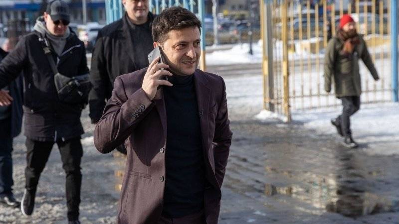 Зеленский вступил в перепалку с директором аэропорта в Николаеве