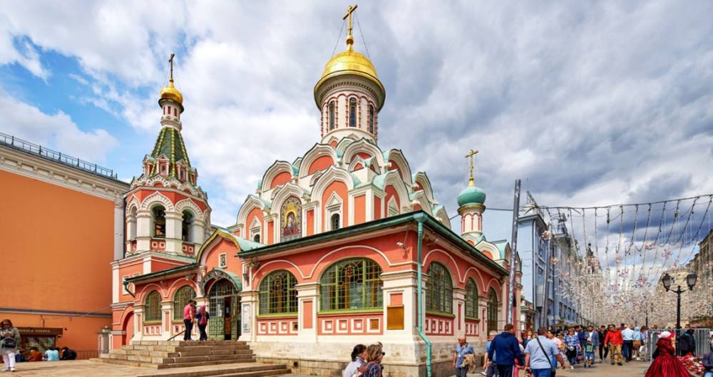 Неизвестный ограбил Казанский собор на Красной площади