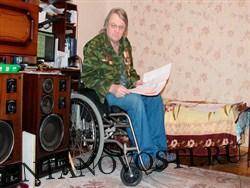 Россияне пожалели 16 рублей на подъемник для ветерана в инвалидной коляске