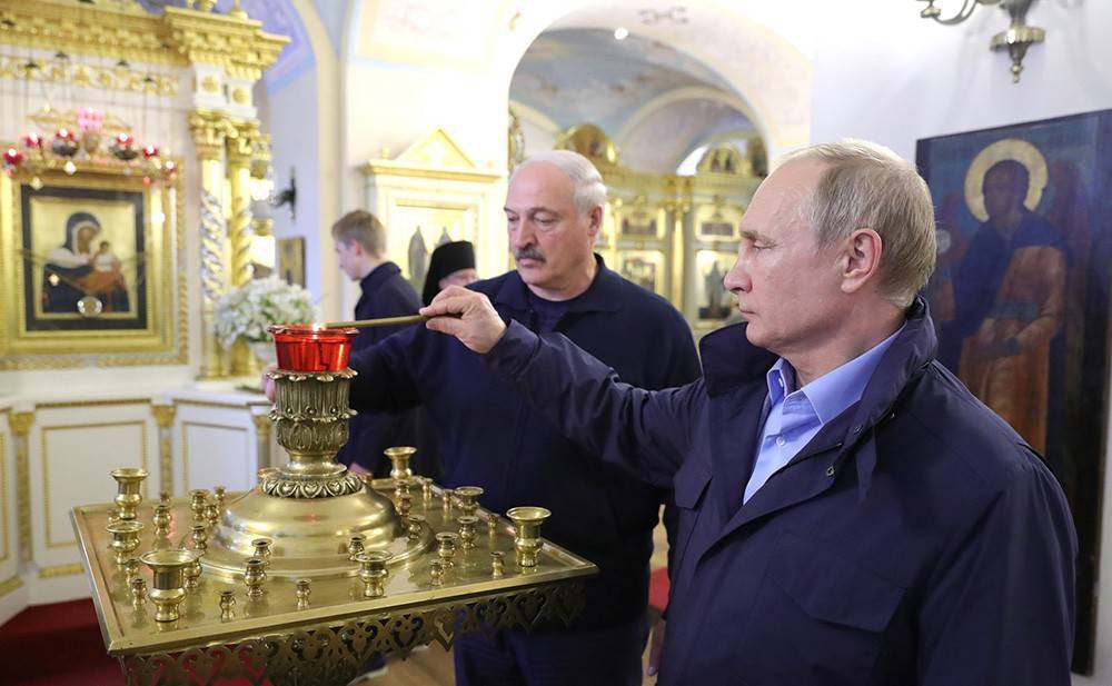 Путин и Лукашенко перед переговорами заглянули в монастырь