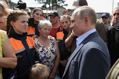 Путин пообещал мальчику из Тулуна игрушечный Mercedes